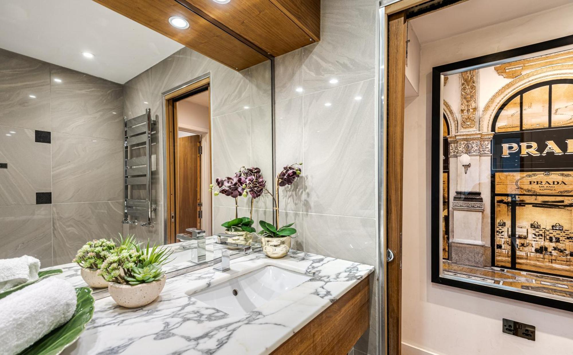 Modern Knightsbridge Ground Floor Apartment With Ac Steps Away From Harrods London Exterior photo