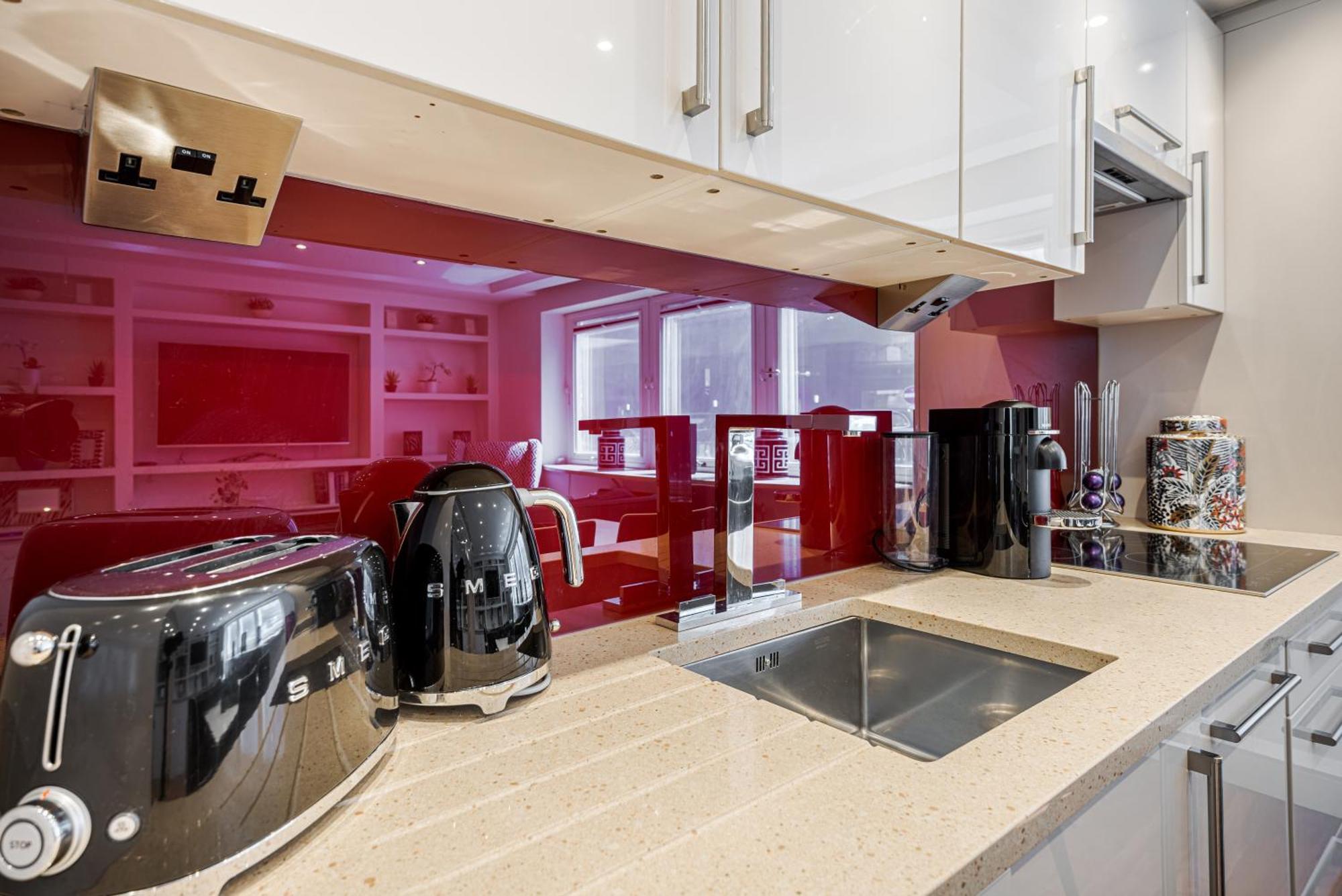 Modern Knightsbridge Ground Floor Apartment With Ac Steps Away From Harrods London Exterior photo